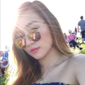 Meet your Posher, Frances